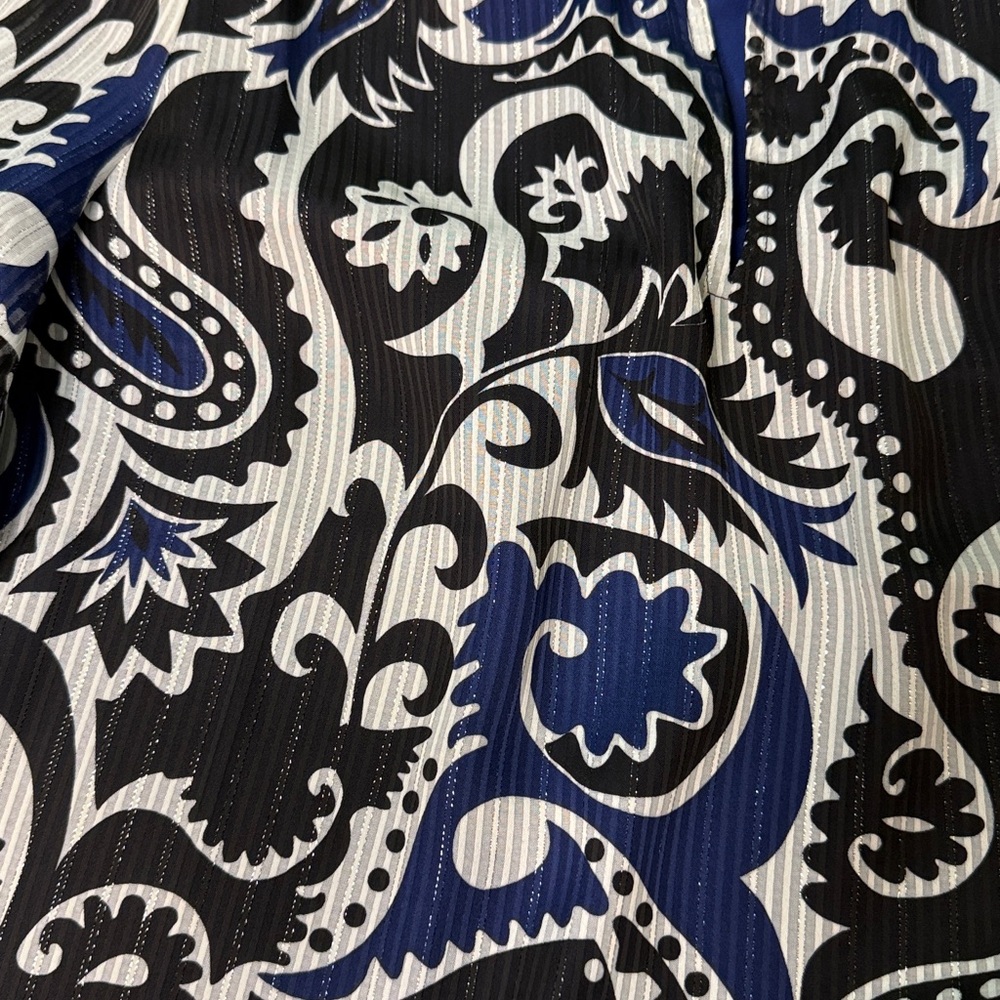 LOFT Women's Blue and Black Paisley Blouse with metallic sheen - Picture 8 of 9